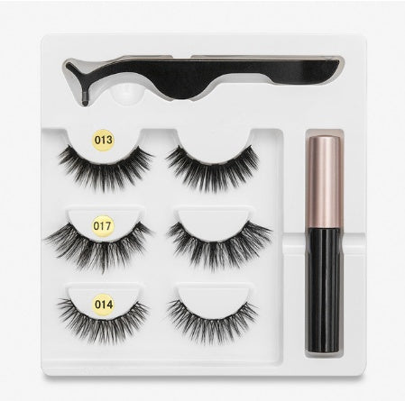 A Pair Of False Eyelashes With Magnets In Fashion 1262927501233_1f3006e6-771e-48a5-b13a-eeacf20bc3cb