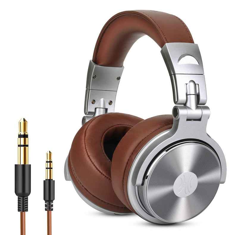 Wired headphones with large earmuffs 1326129394602