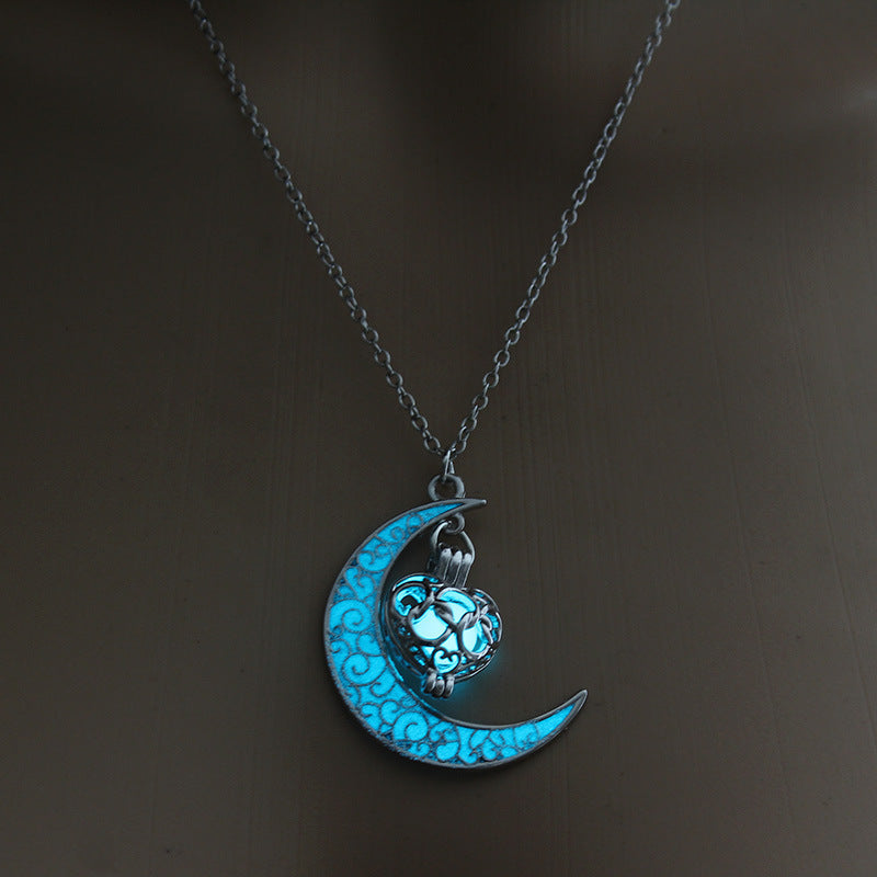 Glowing Pendant Necklaces Silver Plated Chain Necklaces d0224ee5-488b-4143-b2f5-cc3a9f90d8e2
